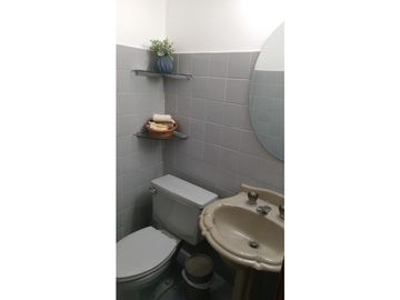 Venta de Casa con 3 pisos en Hato Pintado