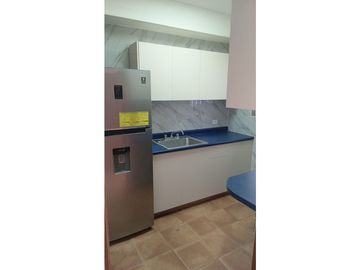 Venta de Casa con 3 pisos en Hato Pintado