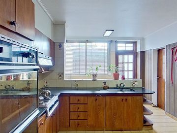 VENTA CASA 6 AMBIENTES EZPELETA