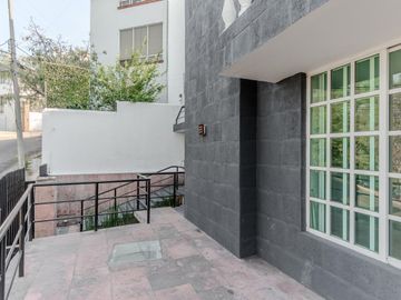 Casa Renta en Av. Circunvalacio?n Pte. 17 Ciudad Brisa, Naucalpan de Jua?rez