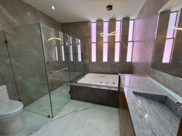 Casa en Venta en La Rioja - Ollauri 481