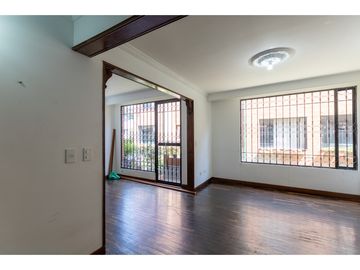 Casa en Venta - Villa Magdala - 177 m2, 3H, 3B, 2P