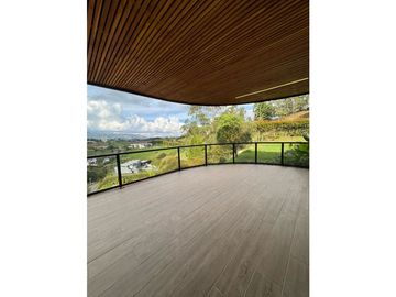 Se vende espectacular finca sector aeropuerto para estrenar
