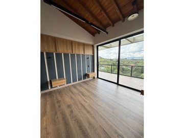 Se vende espectacular finca sector aeropuerto para estrenar