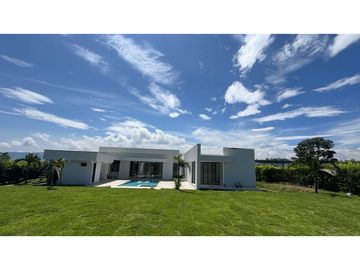 Espectacular casa campestre en venta / Malabar Cerritos
