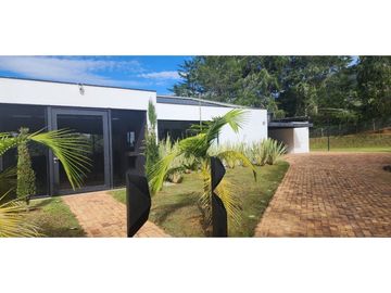 Casa campestre en venta en el Carmen del Viboral