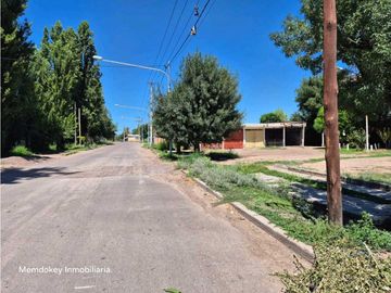 VENTA DE CASA A RECICLAR EN CALLE MARIANO GOMEZ- RIVADAVIA