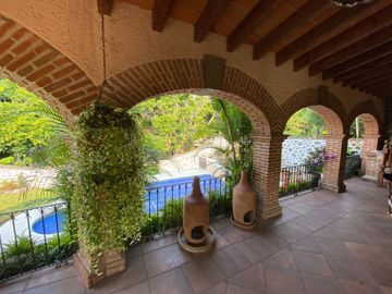 Casa en Fraccionamiento en Hacienda Tetela Cuernavaca - CRB-1244-Fr