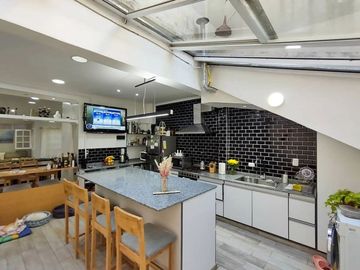 Venta PH tipo casa 6 amb  patio terraza Caballito