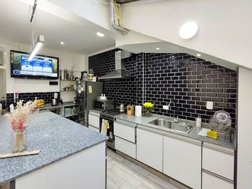 Venta PH tipo casa 6 amb  patio terraza Caballito