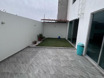 CASA EN VENTA/RENTA   CON RECAMARA EN PLANTA BAJA