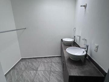 CASA EN VENTA/RENTA   CON RECAMARA EN PLANTA BAJA