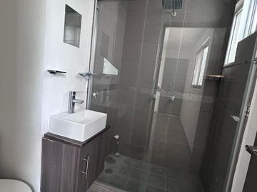 CASA EN VENTA/RENTA   CON RECAMARA EN PLANTA BAJA