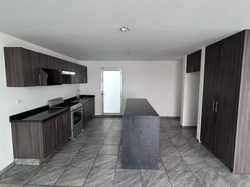 CASA EN VENTA/RENTA   CON RECAMARA EN PLANTA BAJA