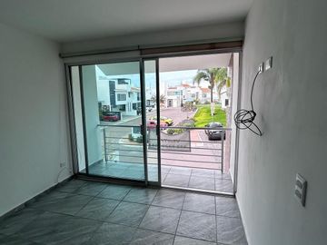 CASA EN VENTA/RENTA   CON RECAMARA EN PLANTA BAJA