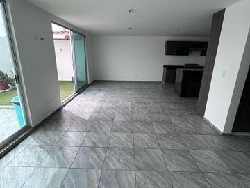 CASA EN VENTA/RENTA   CON RECAMARA EN PLANTA BAJA