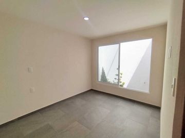 Casa de un nivel con alberca privada cerca del centro de Yautepec, Mor