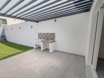 Casa de un nivel con alberca privada cerca del centro de Yautepec, Mor