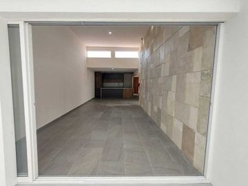Casa de un nivel con alberca privada cerca del centro de Yautepec, Mor