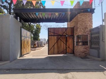 Casa de un nivel con alberca privada cerca del centro de Yautepec, Mor