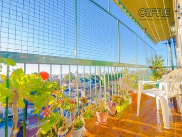 Departamento en Flores de 4 ambientes al contra frente muy luminoso con 3 baños