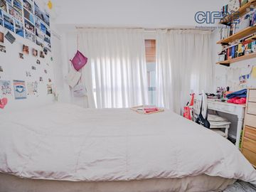 Departamento en Flores de 4 ambientes al contra frente muy luminoso con 3 baños