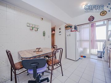 Departamento en Flores de 4 ambientes al contra frente muy luminoso con 3 baños