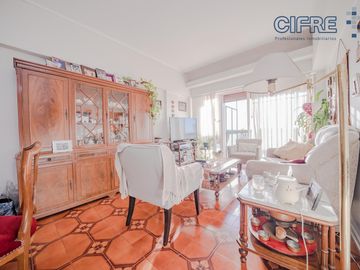 Departamento en Flores de 4 ambientes al contra frente muy luminoso con 3 baños