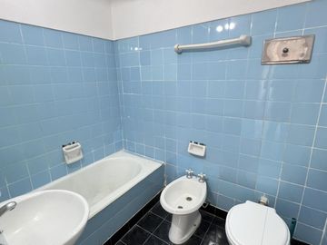 OPORTUNIDAD! Departamento 2 ambientes en venta