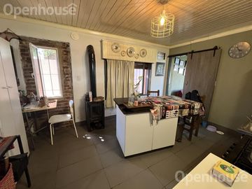 VENTA - CASA EN EL CENTRO DE PILAR  -REFACCIONADA