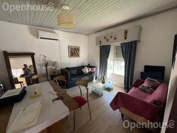 VENTA - CASA EN EL CENTRO DE PILAR  -REFACCIONADA