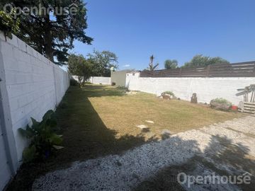 VENTA - CASA EN EL CENTRO DE PILAR  -REFACCIONADA