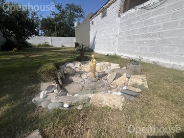 VENTA - CASA EN EL CENTRO DE PILAR  -REFACCIONADA