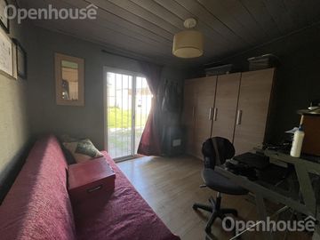 VENTA - CASA EN EL CENTRO DE PILAR  -REFACCIONADA