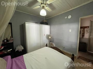 VENTA - CASA EN EL CENTRO DE PILAR  -REFACCIONADA