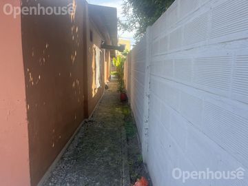 VENTA - CASA EN EL CENTRO DE PILAR  -REFACCIONADA