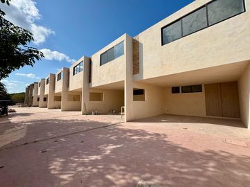 Townhouses en Venta con Paneles Solares-3 Aires Acondicionado en Venta en Dzityá
