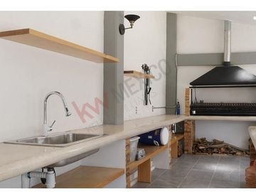 Excelente casa en VENTA de una planta con amplio jardín de mas de mil metros en COLINAS DEL BOSQUE