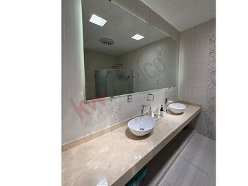 Excelente casa en VENTA de una planta con amplio jardín de mas de mil metros en COLINAS DEL BOSQUE