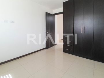 Se vende casa, dentro de Conjunto