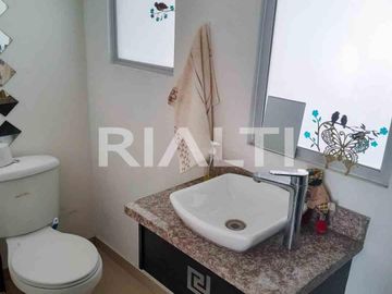 Se vende casa, dentro de Conjunto