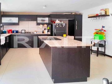 Se vende casa, dentro de Conjunto