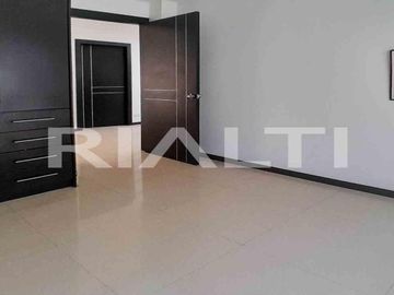 Se vende casa, dentro de Conjunto