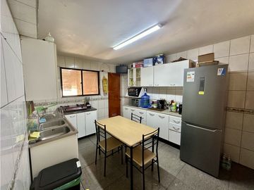 SE VENDE CASA DE 2 PISOS CON VISTA AL MAR EN PASAJE MAR MEDITERRANEO