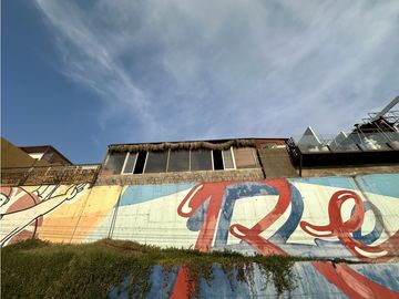 SE VENDE CASA DE 2 PISOS CON VISTA AL MAR EN PASAJE MAR MEDITERRANEO