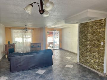 SE VENDE CASA DE 2 PISOS CON VISTA AL MAR EN PASAJE MAR MEDITERRANEO