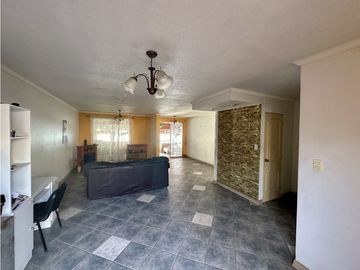 SE VENDE CASA DE 2 PISOS CON VISTA AL MAR EN PASAJE MAR MEDITERRANEO