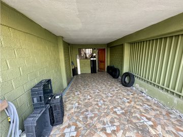 SE VENDE CASA DE 2 PISOS CON VISTA AL MAR EN PASAJE MAR MEDITERRANEO