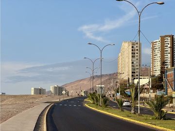 SE VENDE CASA DE 2 PISOS CON VISTA AL MAR EN PASAJE MAR MEDITERRANEO
