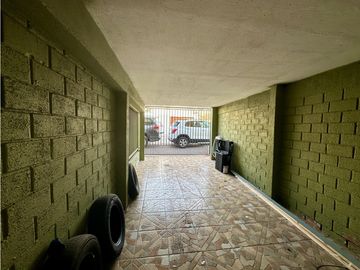 SE VENDE CASA DE 2 PISOS CON VISTA AL MAR EN PASAJE MAR MEDITERRANEO